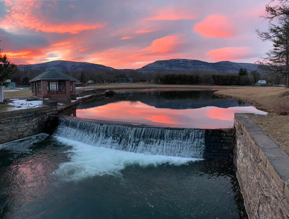 Blue Mt Reservoir - Pink Sky - Tom Hinchey.webp